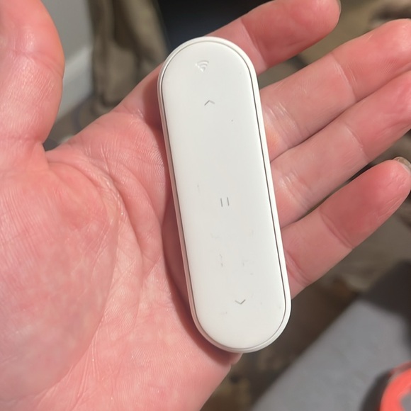 New Smart Blinds w/ Remote/Voice/App Controlled Motorized blackout shade curtain - Picture 4 of 11